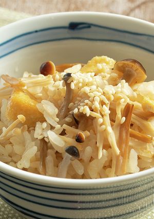 炊飯器で作るきのこと油揚げの炊き込みご飯-レシピのメイン写真