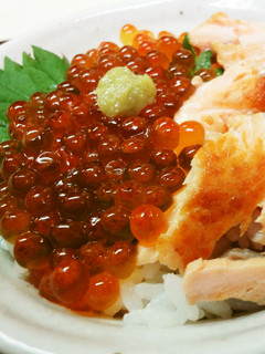 美味しい*いくらと秋鮭の親子丼-レシピのメイン写真