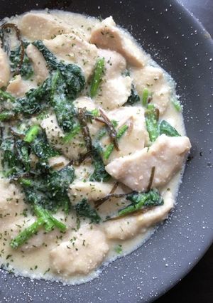 鶏胸肉一枚！とほうれん草の味噌クリーム煮-レシピのメイン写真