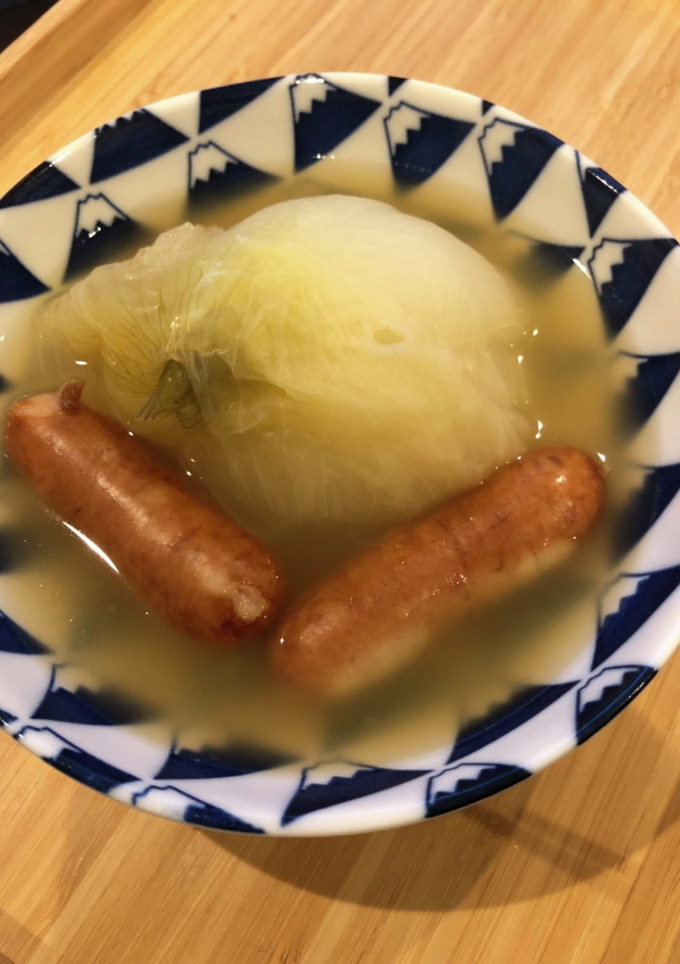 ストウブで簡単☆玉ねぎ丸ごとスープ-レシピのメイン写真