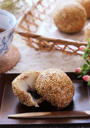 カリッもちもち〜♡とろけるごま団子-レシピのメイン写真