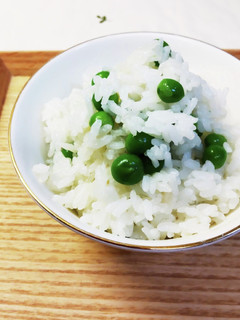汁ごと冷凍グリーンピース☆炊き込みご飯-レシピのメイン写真