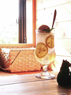 おうちカフェ★蜂蜜れもんクリームソーダ-レシピのメイン写真