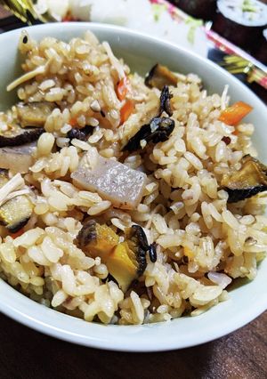 サザエの炊き込みご飯～お野菜入り～-レシピのメイン写真