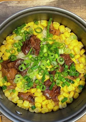 ソロキャンプ用コーンと焼き鳥缶の炊き込飯-レシピのメイン写真