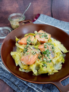 レンジで簡単♪春キャベツと鮭の重ね蒸し-レシピのメイン写真