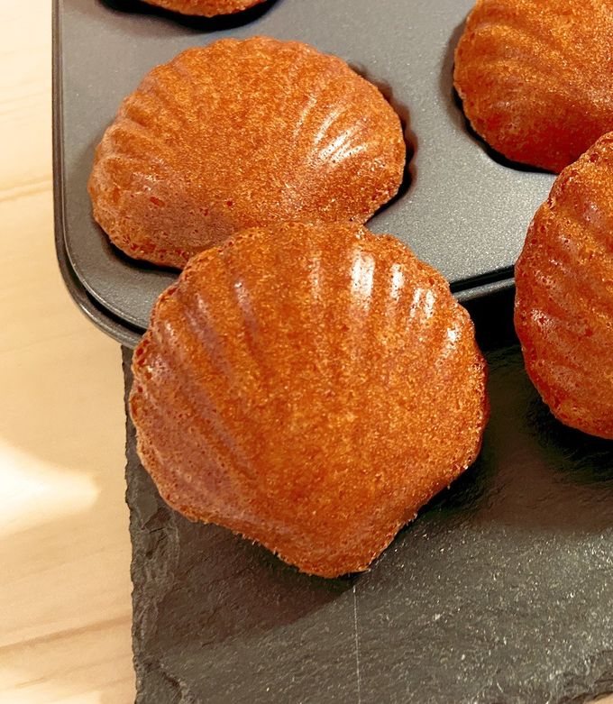 Hmで簡単】本格しっとりマドレーヌ by SweetsSato 【クックパッド