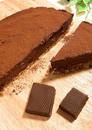 材料4つ★柔らか生チョコレートケーキ-レシピのメイン写真