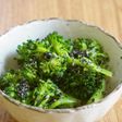 香ばしい!ブロッコリーの黒胡麻和え♪