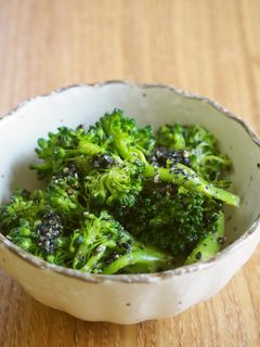 香ばしい!ブロッコリーの黒胡麻和え♪-レシピのメイン写真