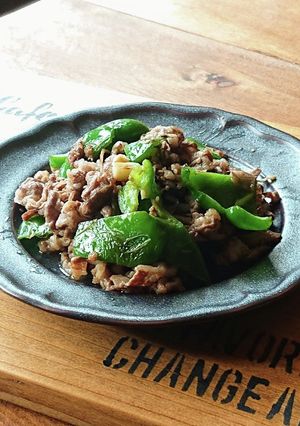 簡単★牛肉とピーマンの麺つゆバター炒め-レシピのメイン写真