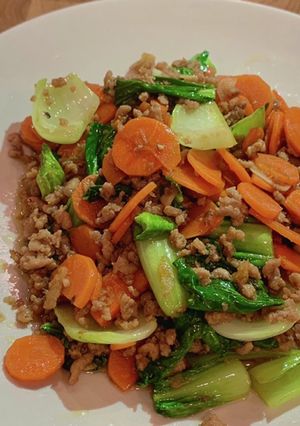 青梗菜、ひき肉とニンジンのジョイ-レシピのメイン写真