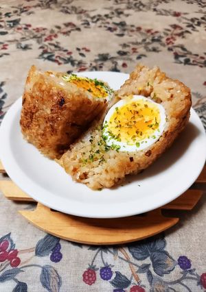焼豚のタレで☆ゆで卵入り焼きおにぎり-レシピのメイン写真