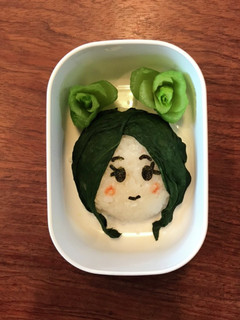 キャラ弁*小松菜でおだんご頭の女の子-レシピのメイン写真