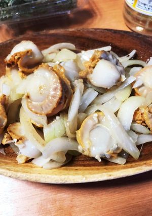 ホタテと玉ねぎのバターにんにく炒め-レシピのメイン写真