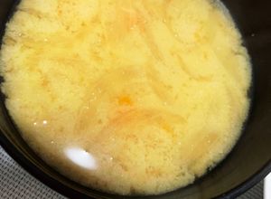 時短美味しいタマネギにんじん味噌汁-レシピのメイン写真