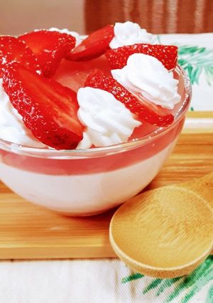 二層がキレイ☆いちごババロア&ゼリー-レシピのメイン写真