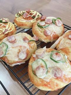 HB☆ほんのり香るカレー生地のピザぱん-レシピのメイン写真