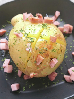 新じゃがいもでじゃがバター魚肉ソーセージ-レシピのメイン写真