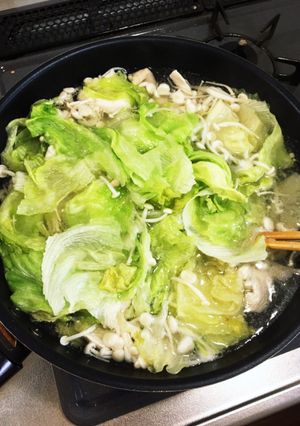 レタス大量消費！タレが決め手☆レタス鍋-レシピのメイン写真