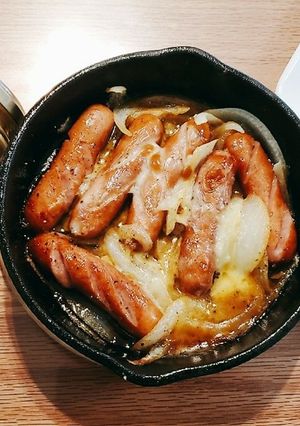 クラフトビールにソーセージのチーズ焼き！-レシピのメイン写真