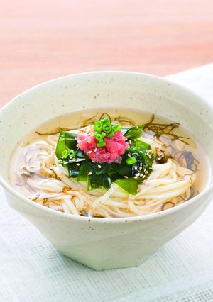 梅干し入りもずくとわかめの中華風そうめん-レシピのメイン写真