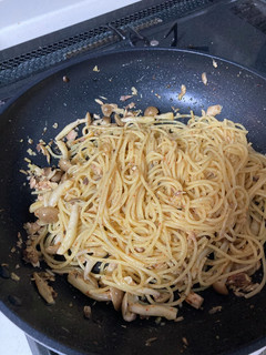 鯖の水煮缶でアヒージョとパスタ-レシピのメイン写真