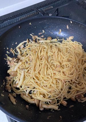 鯖の水煮缶でアヒージョとパスタ-レシピのメイン写真