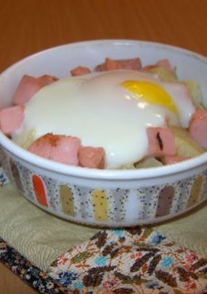リサーラソーセージと卵の朝食ココット-レシピのメイン写真