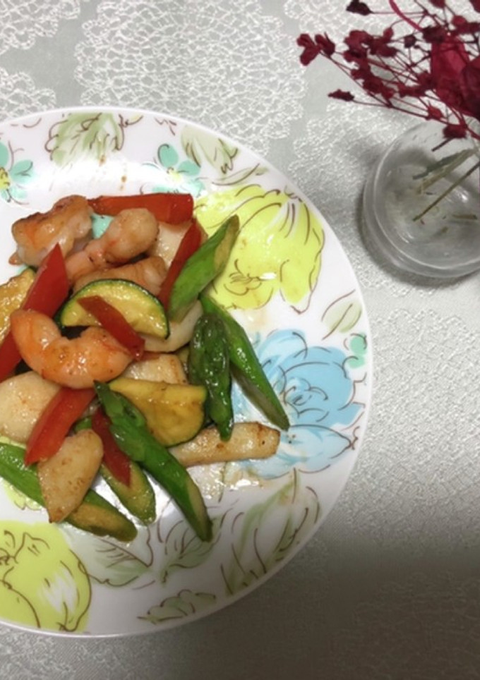 エビ、イカ、野菜の炒めもの-レシピのメイン写真