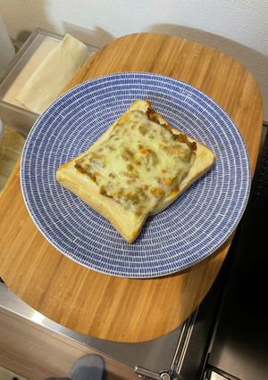 キーマカレーチーズトースト-レシピのメイン写真