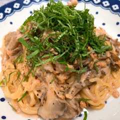 รูปของ 簡単☆鮭と舞茸のチーズクリーム生パスタ