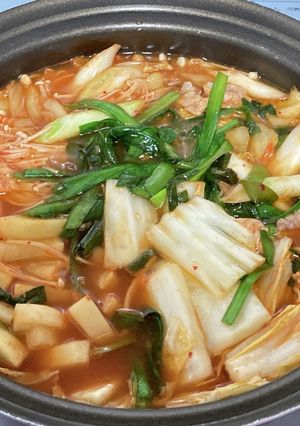 野菜たっぷりキムチ鍋!(^^)!-レシピのメイン写真