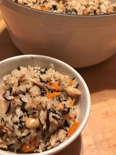 お鍋ひとつで☆ひじき豆の炊き込みごはん-レシピのメイン写真