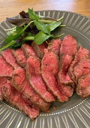 Staubで楽ちんローストビーフ♪-レシピのメイン写真