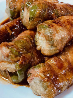 ピーマン丸ごと!チーズin豚バラの肉巻き-レシピのメイン写真