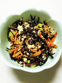 ひじきと炒り豆腐の梅しそ和え-レシピのメイン写真