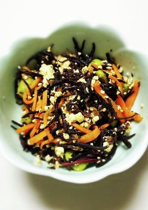 ひじきと炒り豆腐の梅しそ和え-レシピのメイン写真