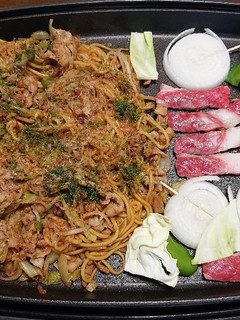 鉄板で焼き肉&焼きそば(∂∀∂)-レシピのメイン写真