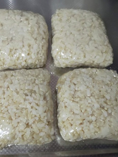 ご飯の包み方〜綺麗な四角!異物混入防止〜-レシピのメイン写真