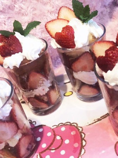 手抜きのいちごパフェ風-レシピのメイン写真