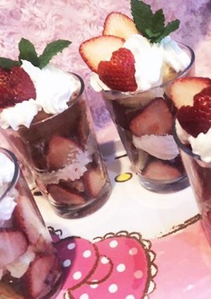 手抜きのいちごパフェ風-レシピのメイン写真