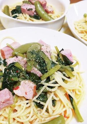 ベーコンと小松菜と豆のピリ辛パスタ-レシピのメイン写真