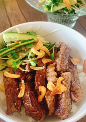 エバラ焼肉のたれで作るステーキ丼-レシピのメイン写真