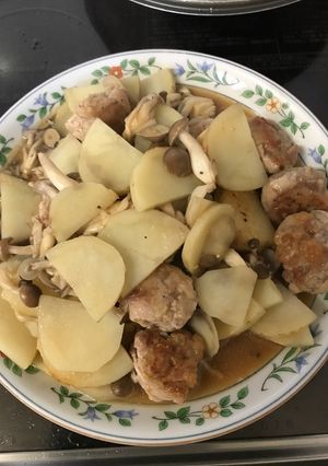 豚小間団子とじゃがいものオイスター味噌-レシピのメイン写真