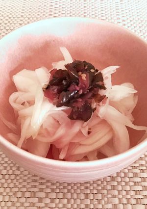 新玉ねぎの甘酢漬け+きざみしば漬け-レシピのメイン写真