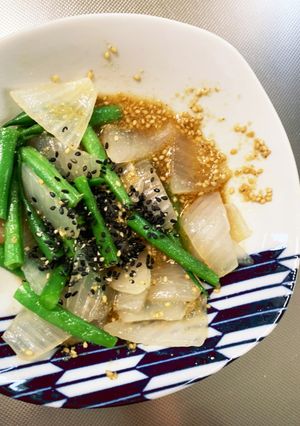 全てレンジ玉ねぎといんげんのごま和え-レシピのメイン写真