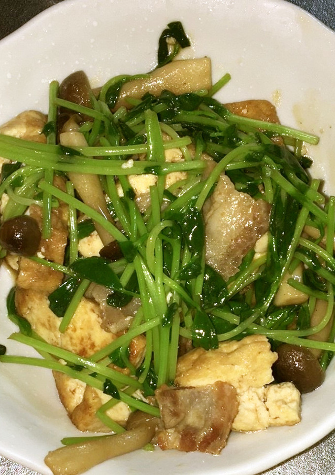 豚バラ肉と厚揚げと豆苗の五香粉炒め-レシピのメイン写真
