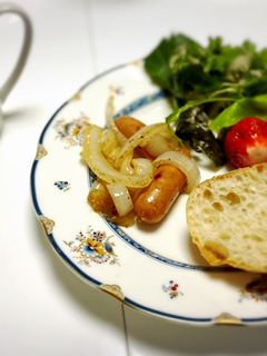 朝食に 玉ねぎとウインナーマヨネーズ炒め-レシピのメイン写真
