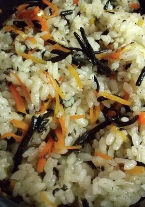 ひじきご飯(炊き込みご飯)-レシピのメイン写真